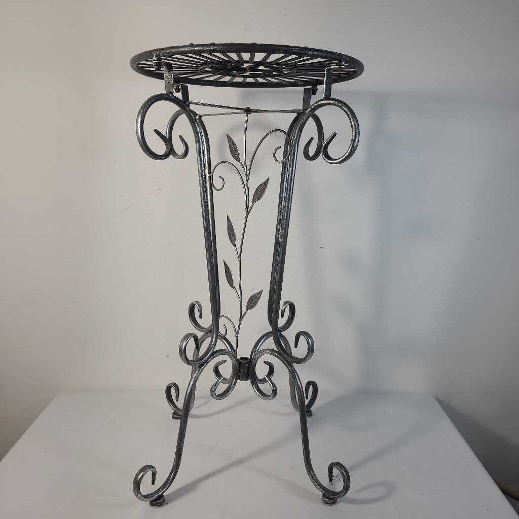 SILVER WIRE PLANT STAND