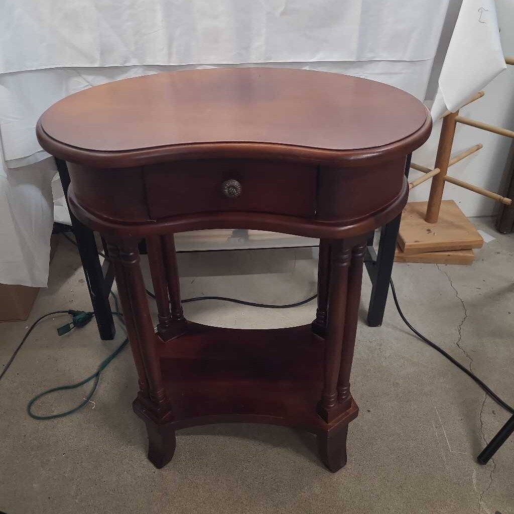 KIDNEY SHAPED ACCENT TABLE
