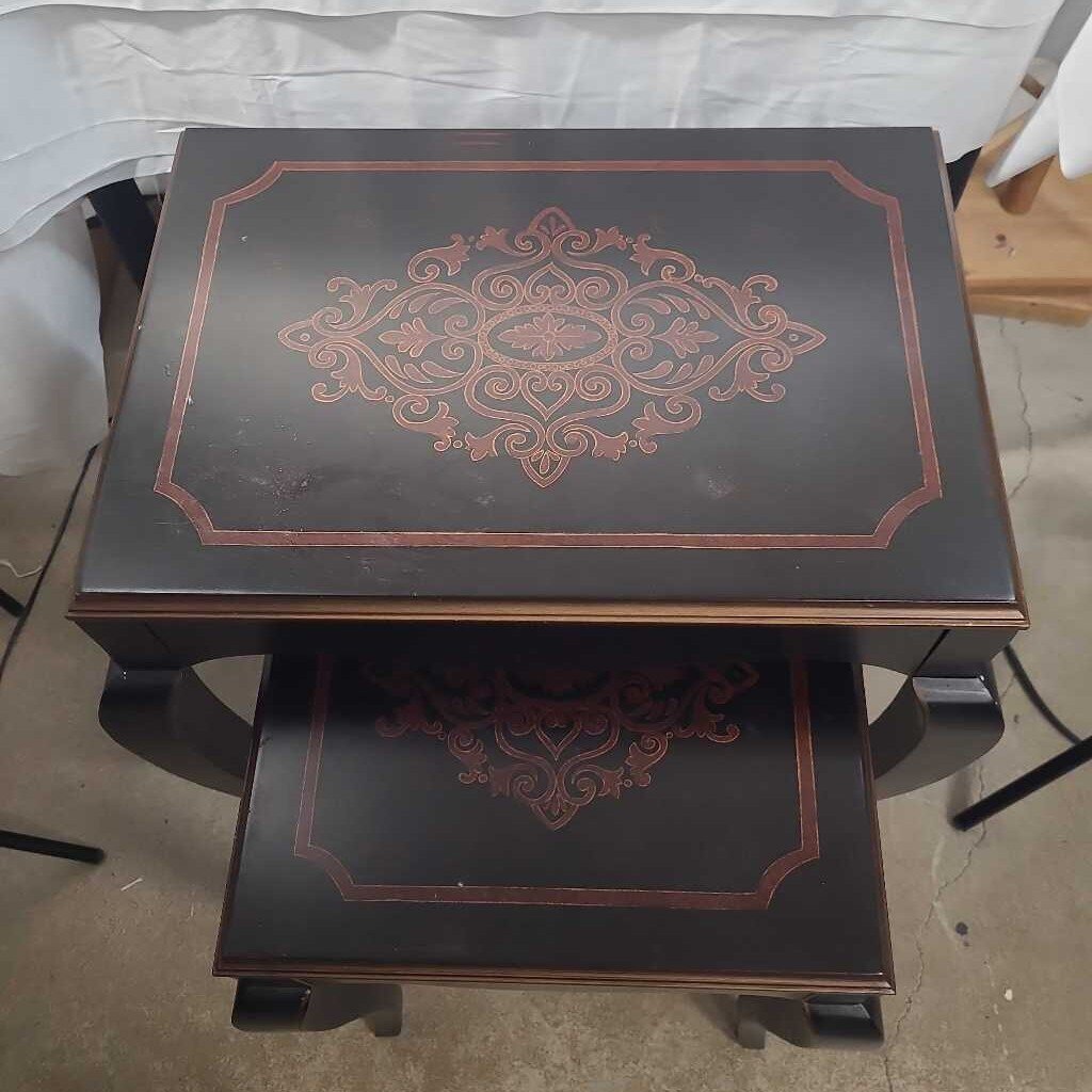 PR BOMBAY NESTING TABLES