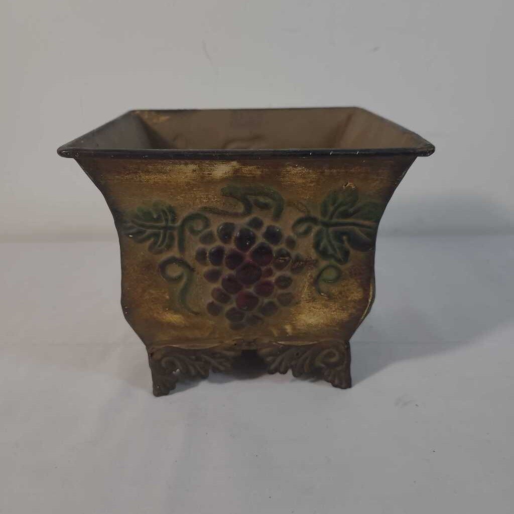 SQUARE TIN GRAPE PLANTER