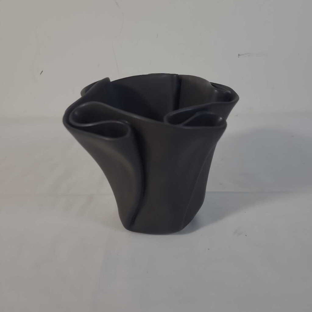 HILBORN VASE