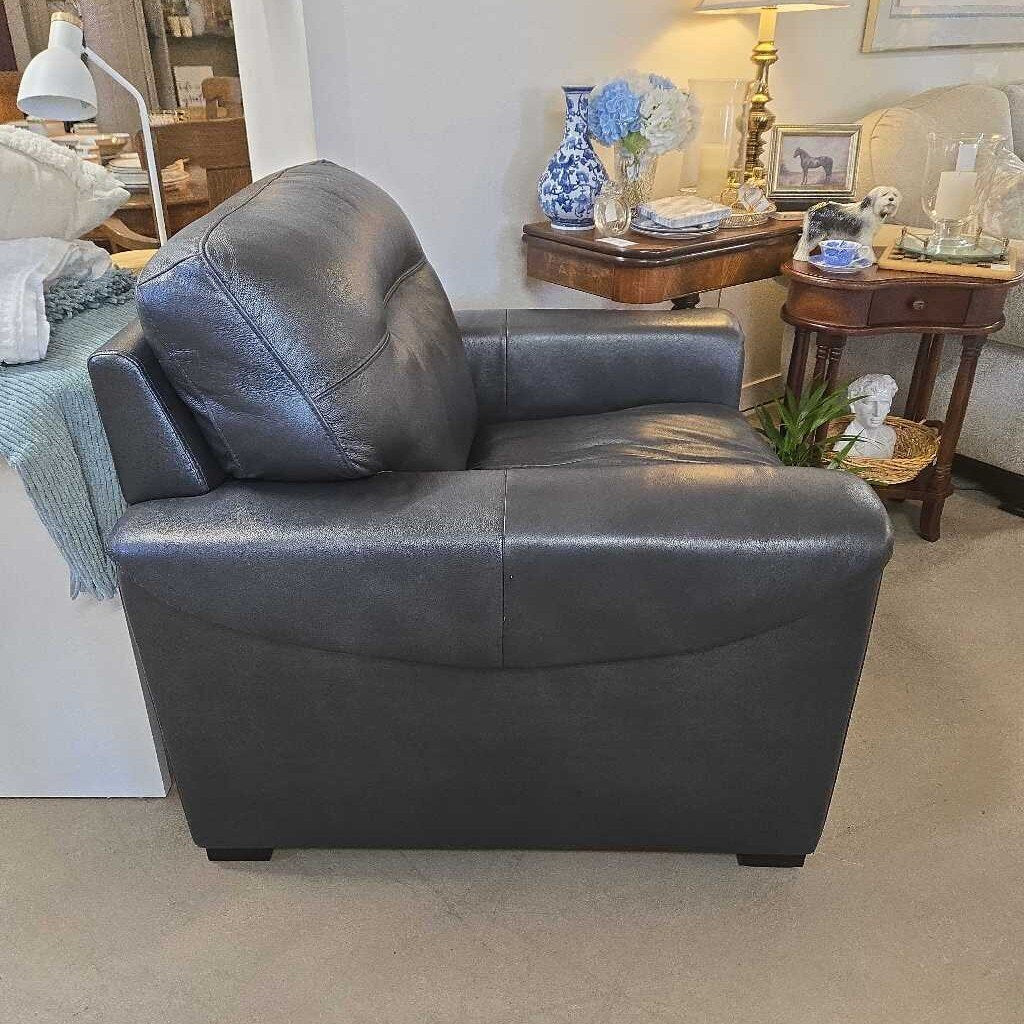 BLUE LEATHER OVERSIZED CHAIR