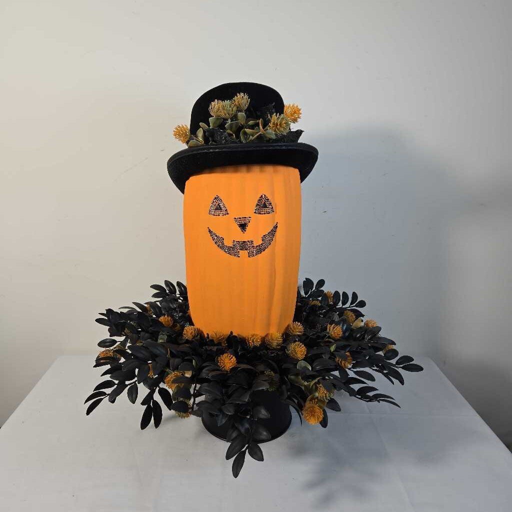 LG PUMPKIN W/HAT & BLACK/ORANGE FLORAL