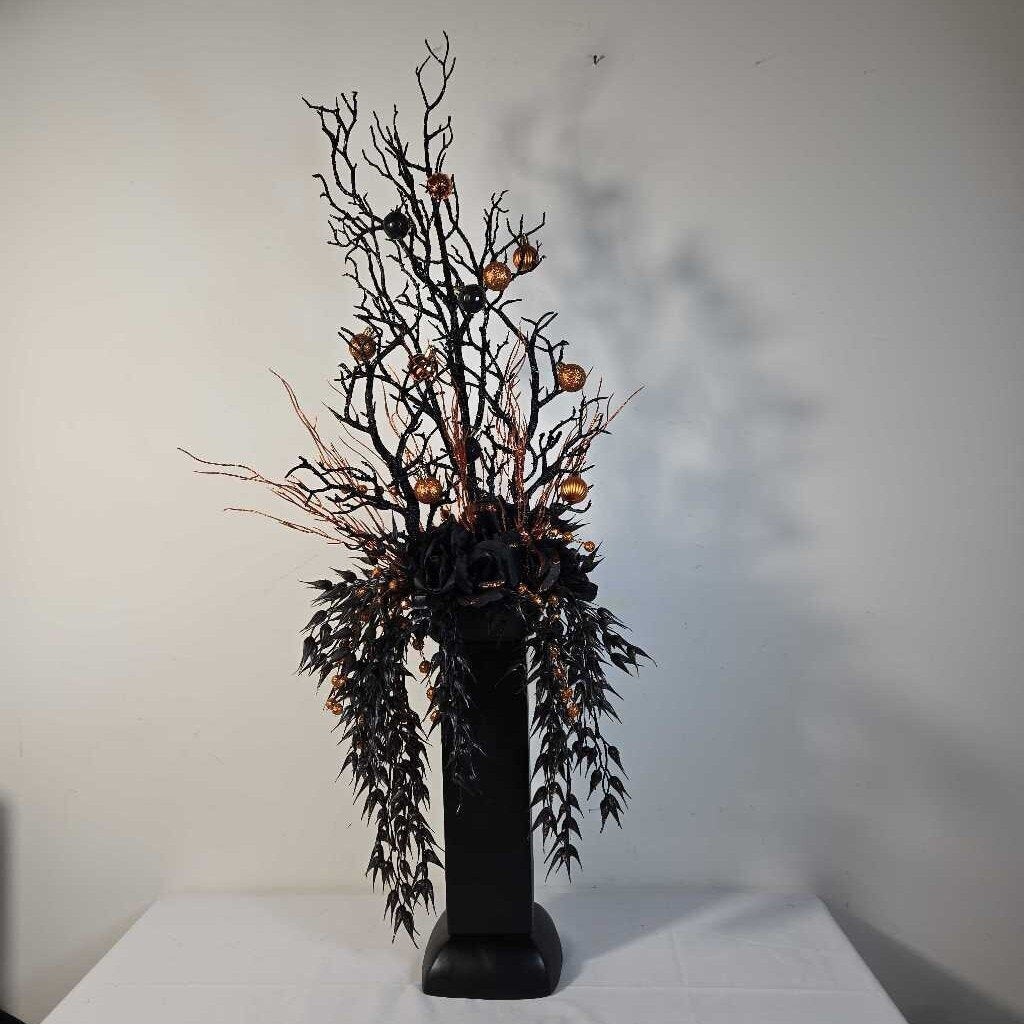 BLACK & ORANGE ARRANGEMENT