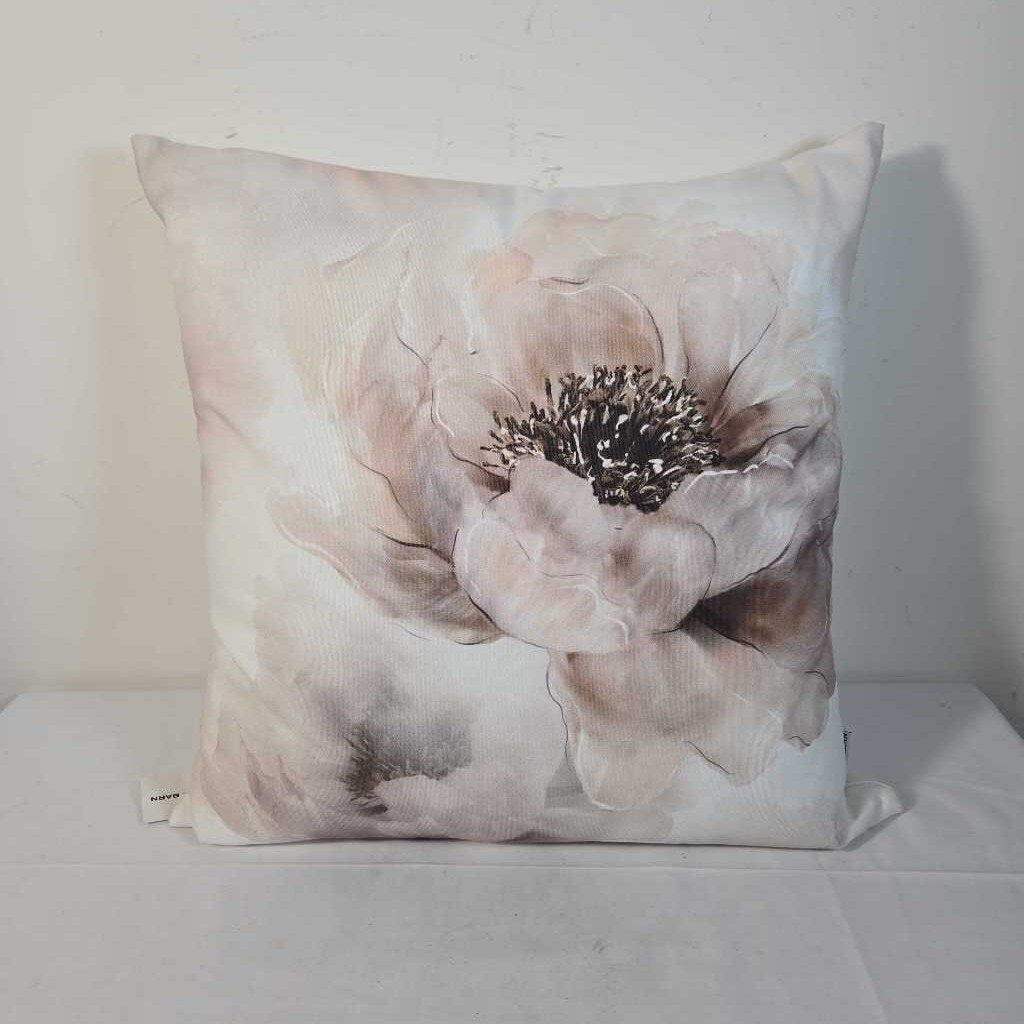 URBAN BARN ACCENT PILLOW