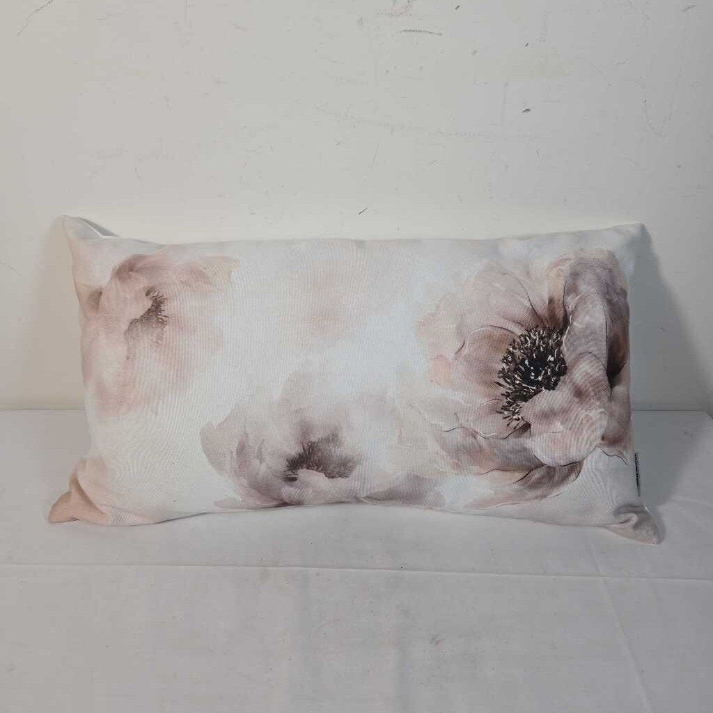 URBAN BARN LUMBAR PILLOW