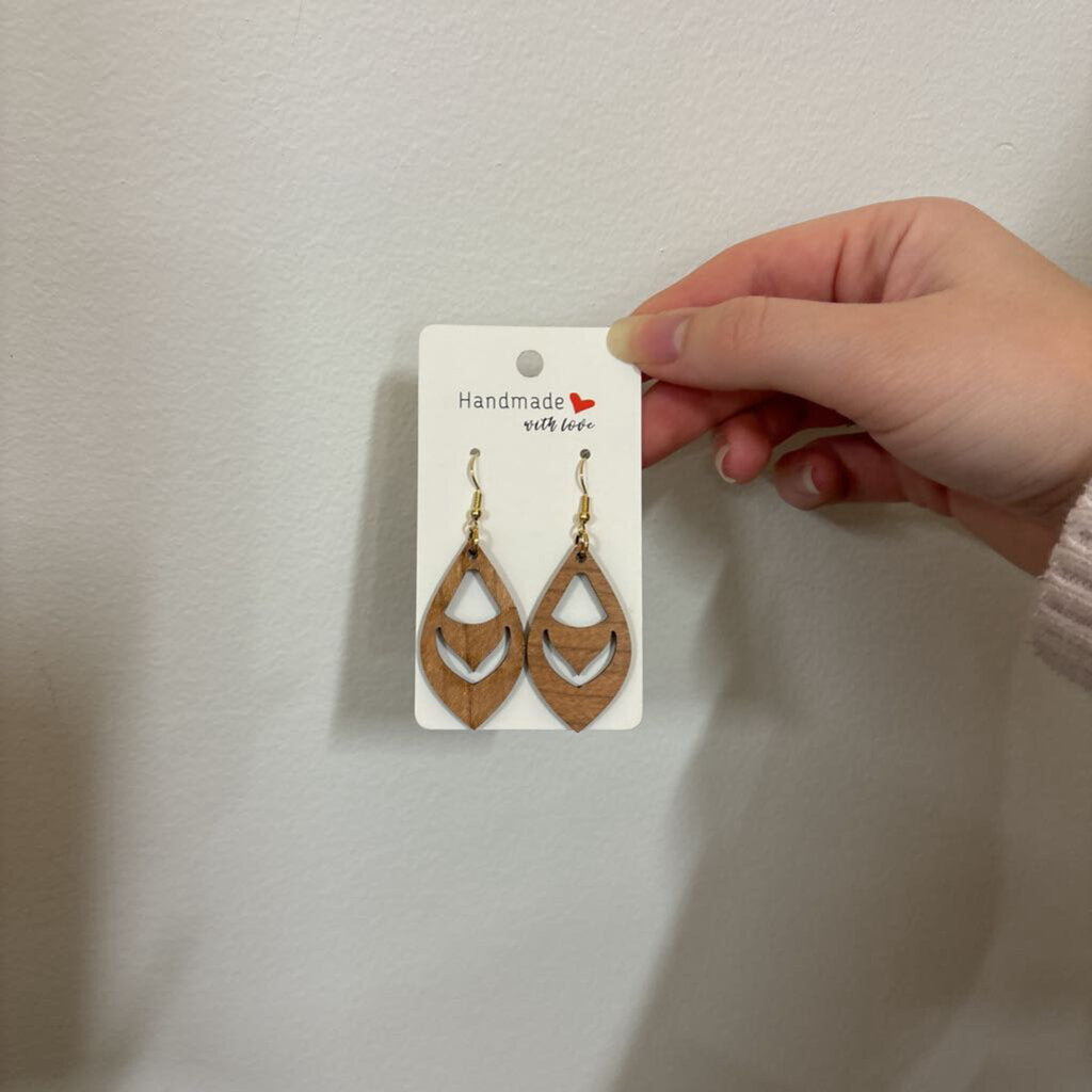 Wooden earrings dangling -1