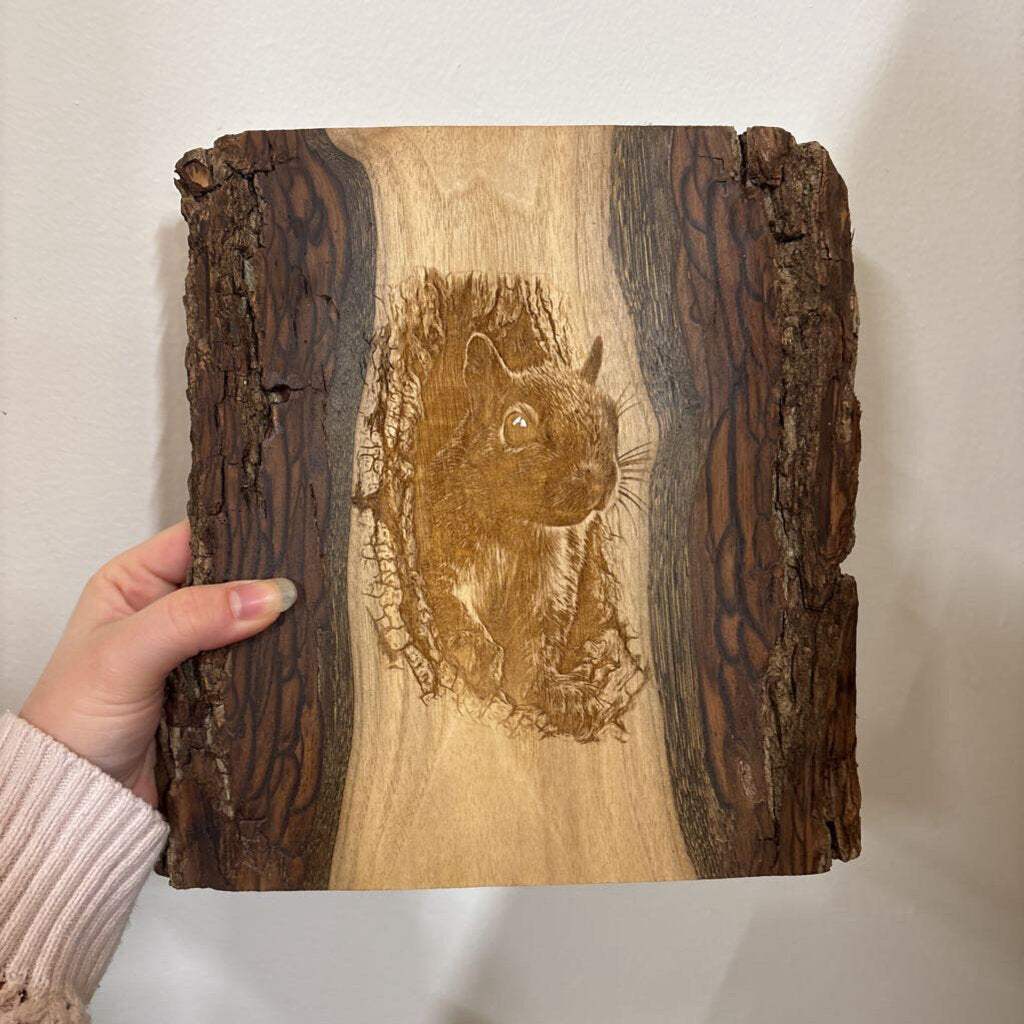 Live edge animal art (Squirrel )