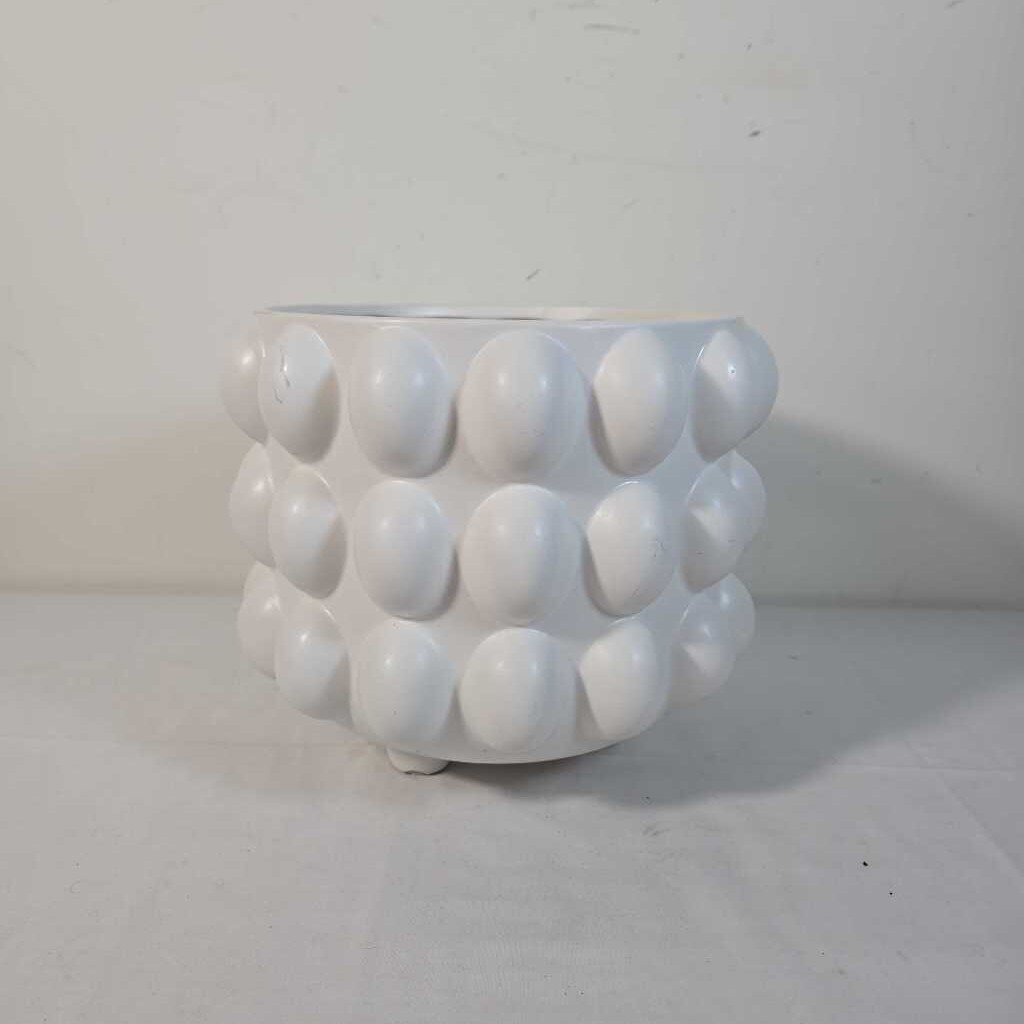 WHITE FOOTED BUBBLE POT