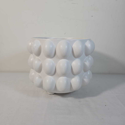 WHITE FOOTED BUBBLE POT