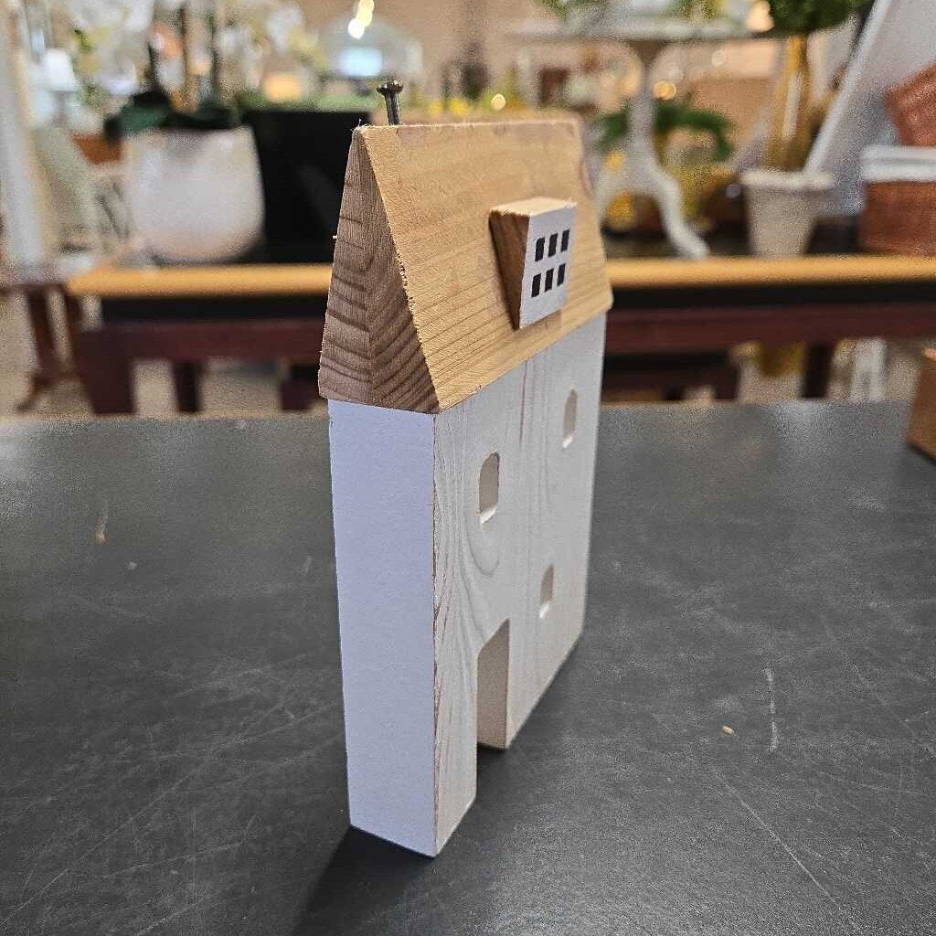 WOOD BLOCK HOUSE