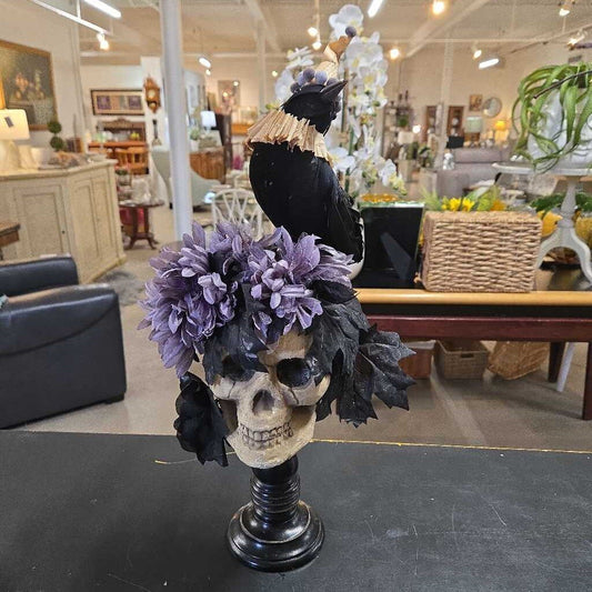 SKULL ON STAND W/CROW ON HEAD