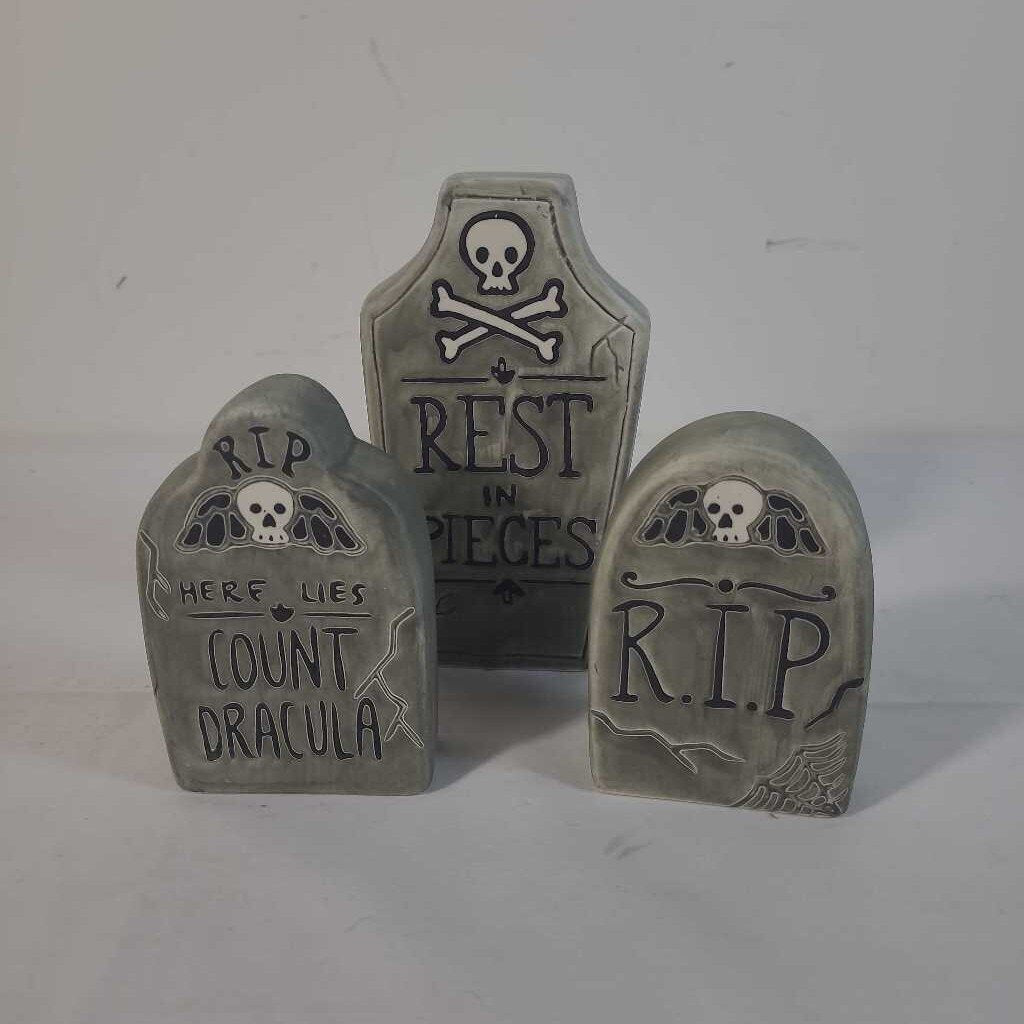 S/3 DECORATIVE GRAVESTONES