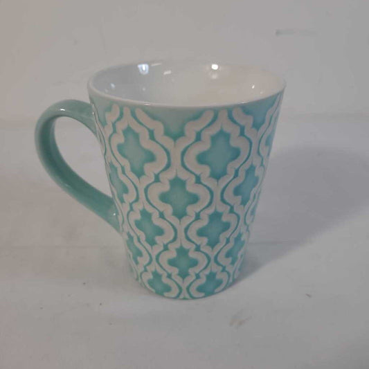 BLUE & WHITE LATTICE MUG
