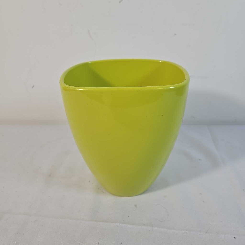 LIME GREEN POT