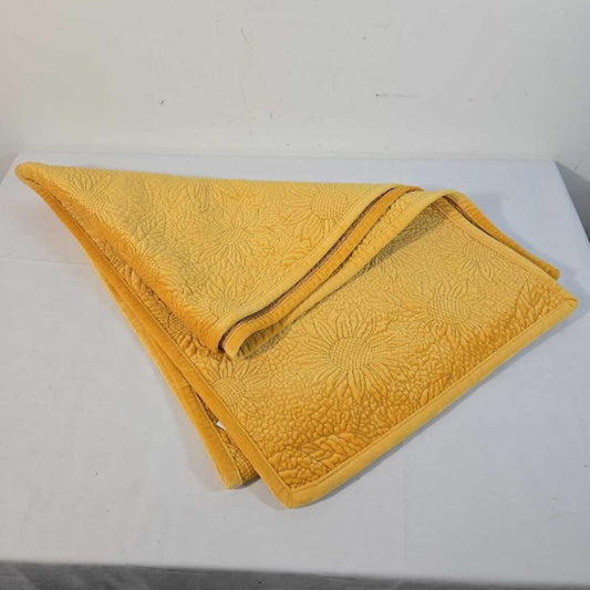 YELLOW VELVET SUNFLOWER TABLE RUNNER