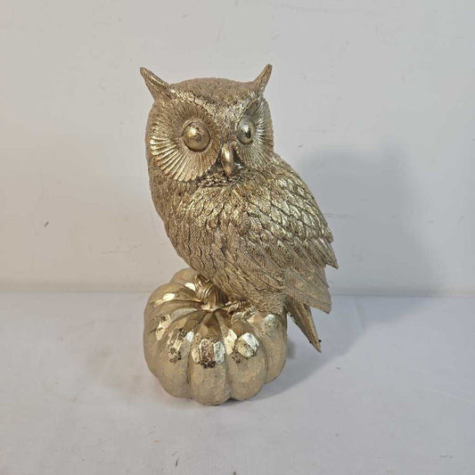 GOLD OWL ON PUMPKIN