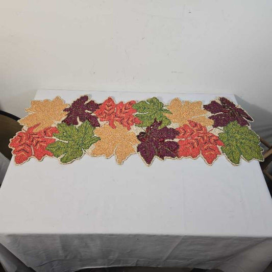 BEADED LEAF RUNNER
