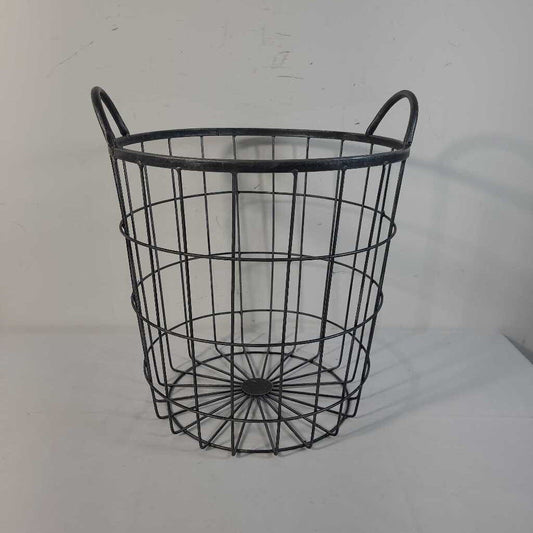 BLACK WIRE BASKET