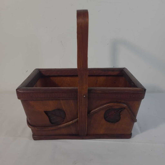 WOOD BASKET W/ LEAVES