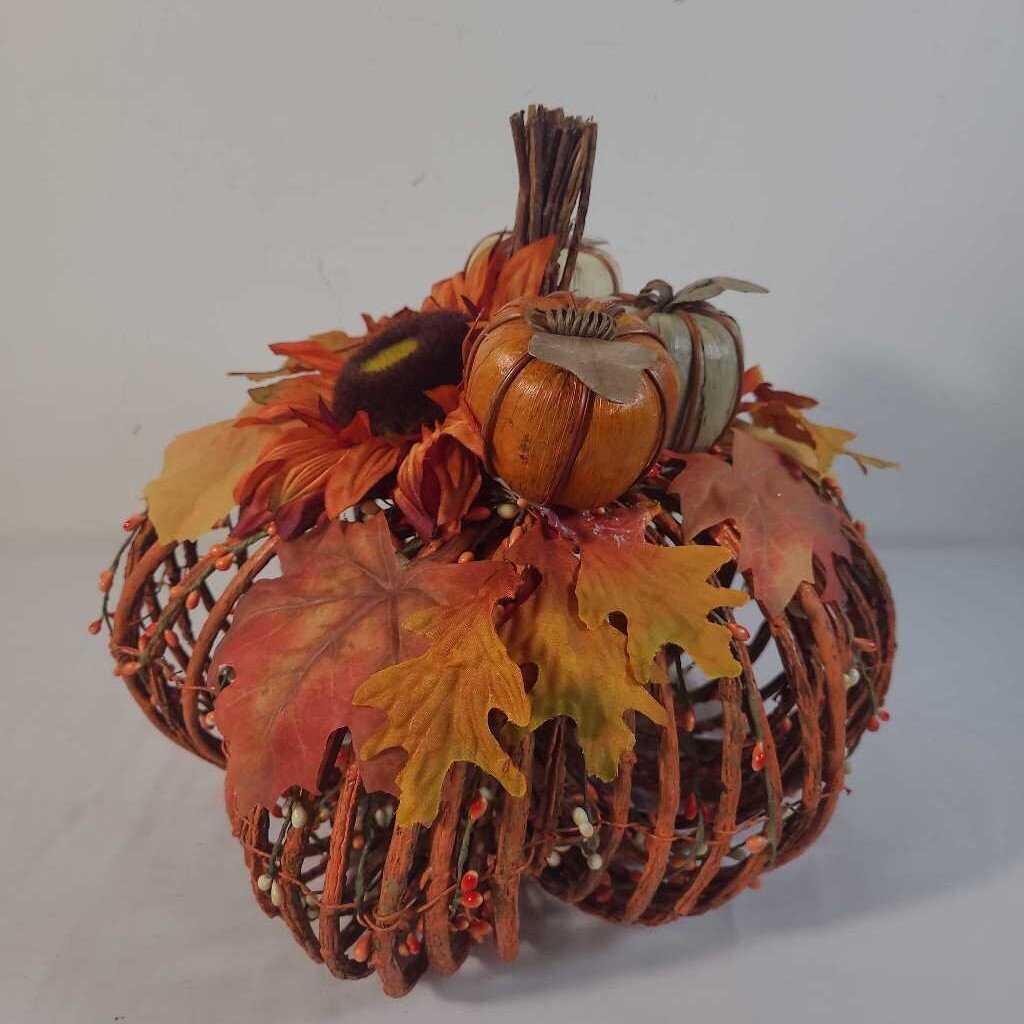 STICK PUMPKIN W/ LEAVES