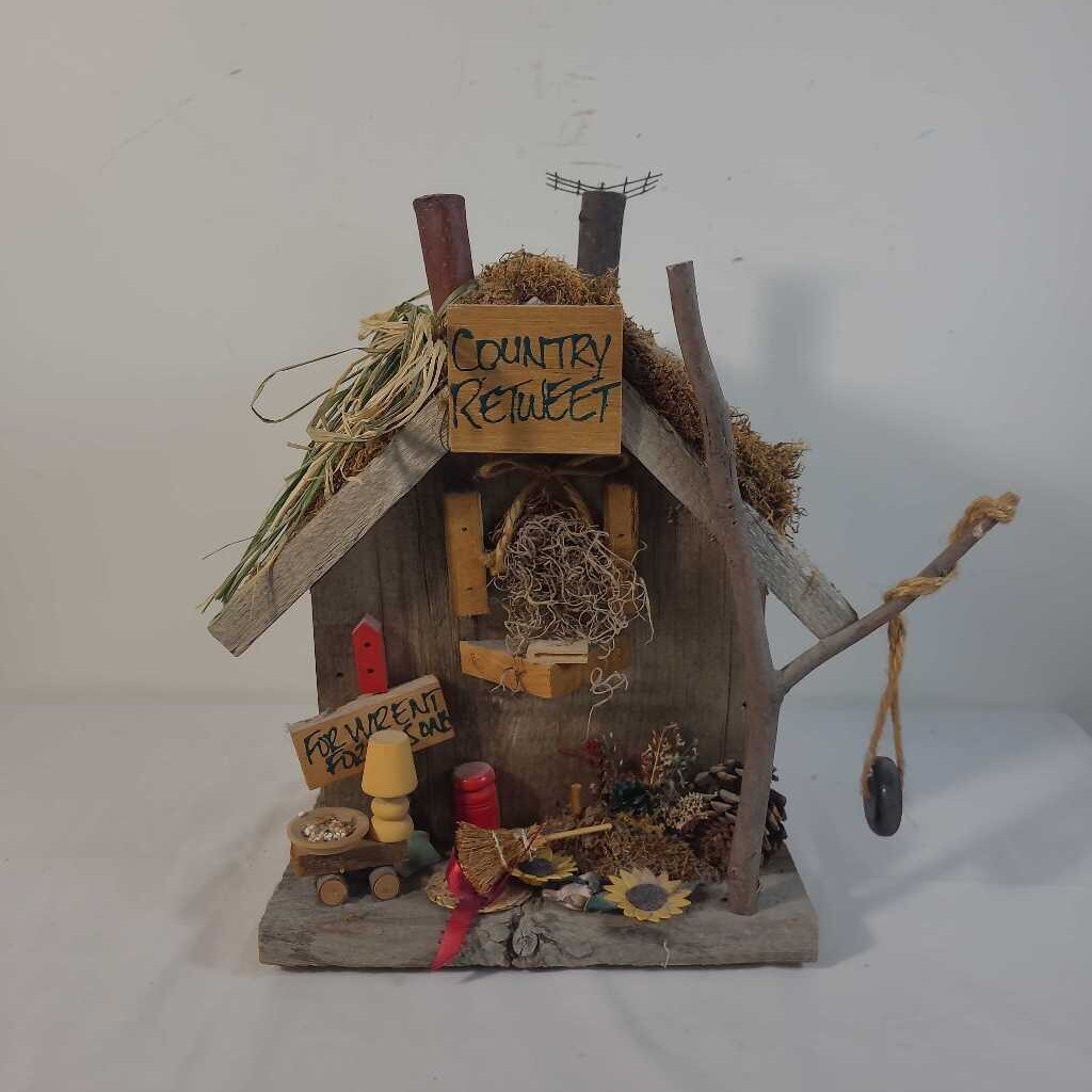 COUNTRY RETWEET BARNBOARD HOUSE