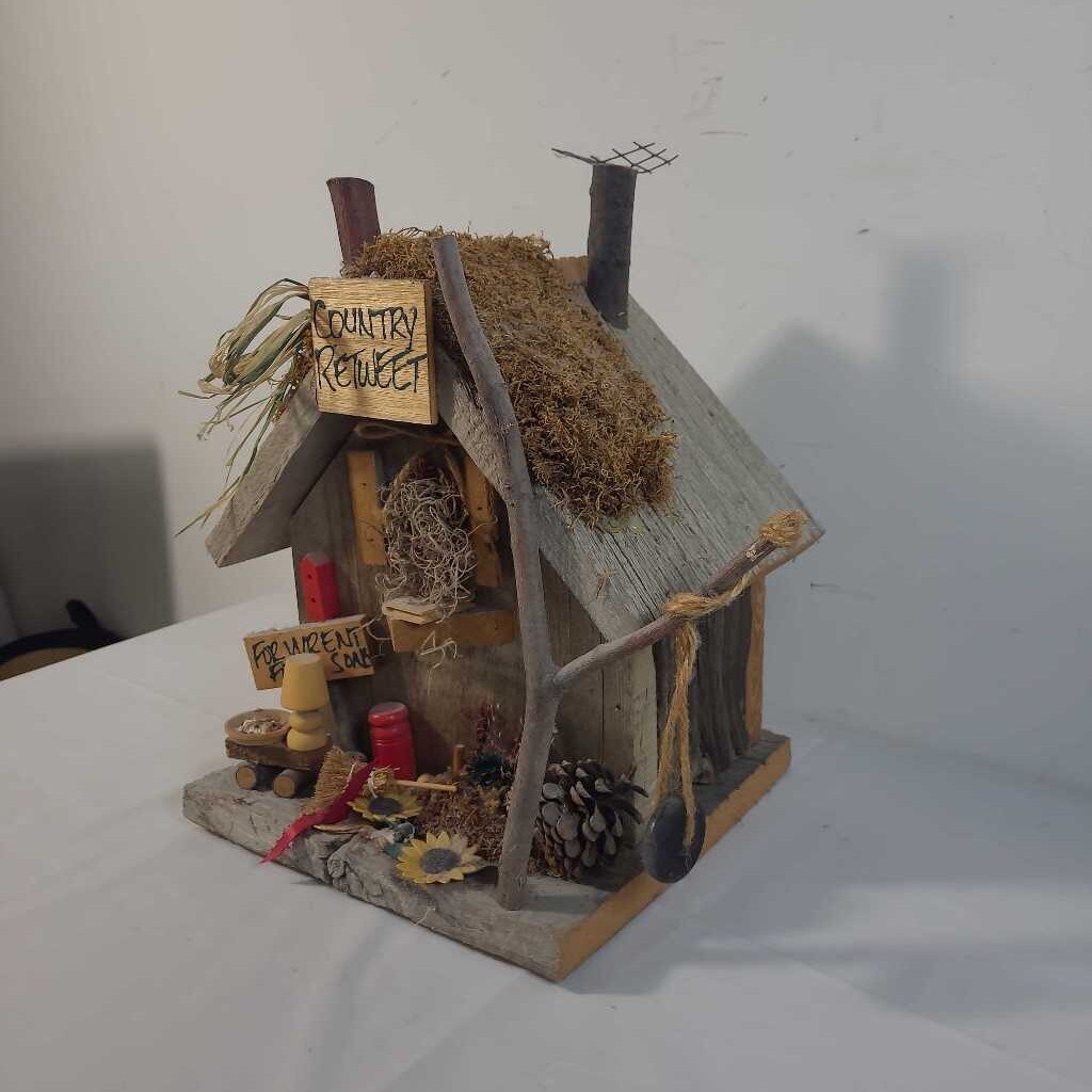 COUNTRY RETWEET BARNBOARD HOUSE
