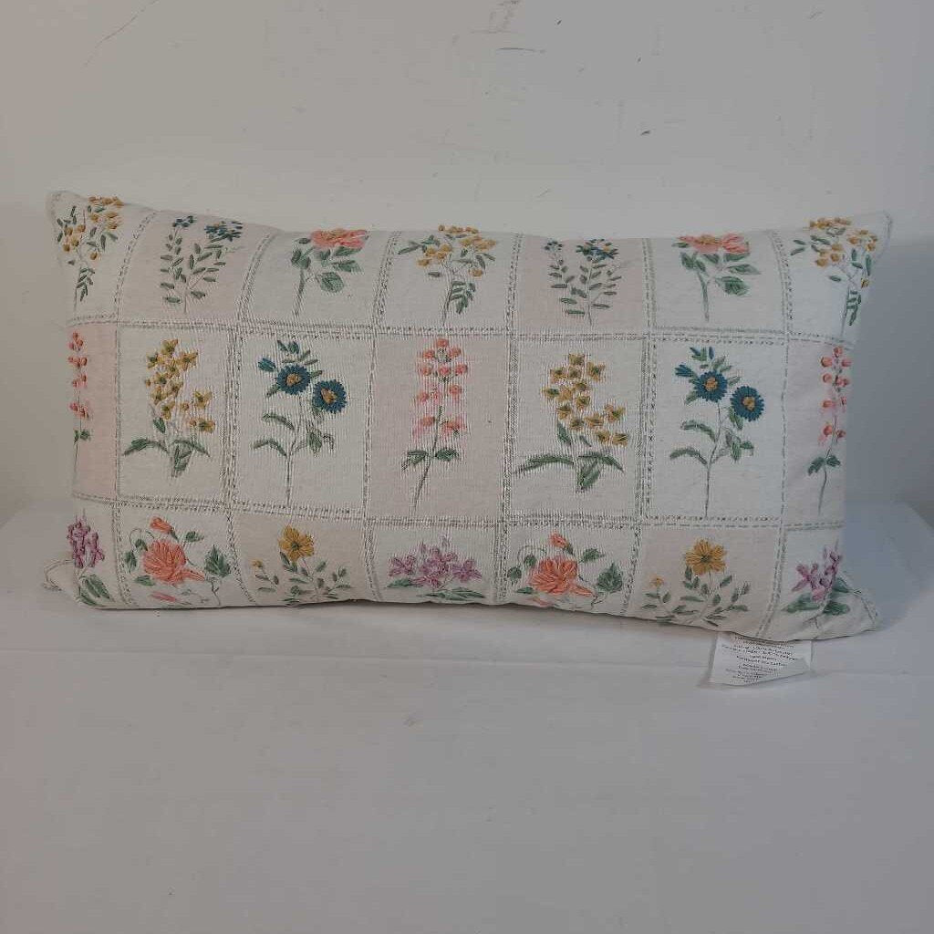 FLORAL LUMBAR PILLOW