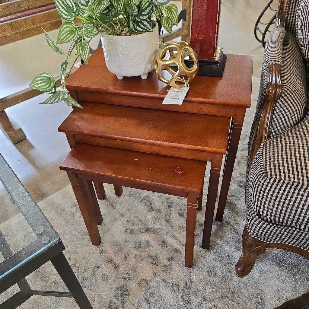 S/3 WOOD NESTING TABLES