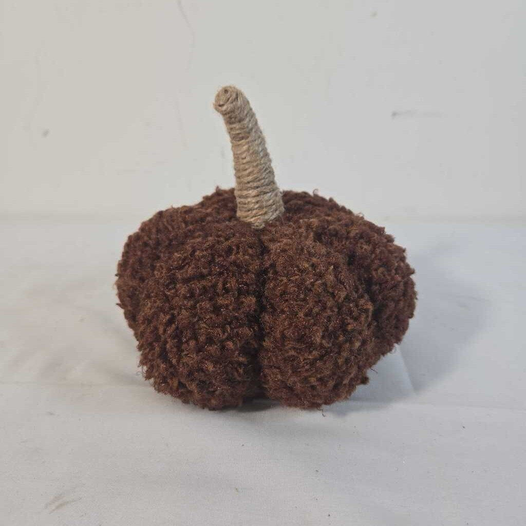 BROWN BOUCLE PUMPKIN