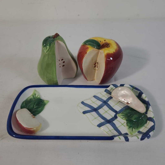 HAND PAINTED APPLE & PEAR S&P SHAKER ON TRAY