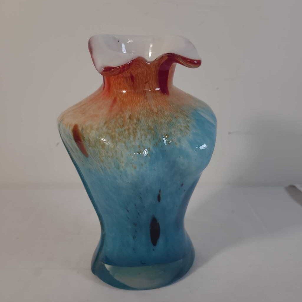 HAND BLOWN BUST VASE