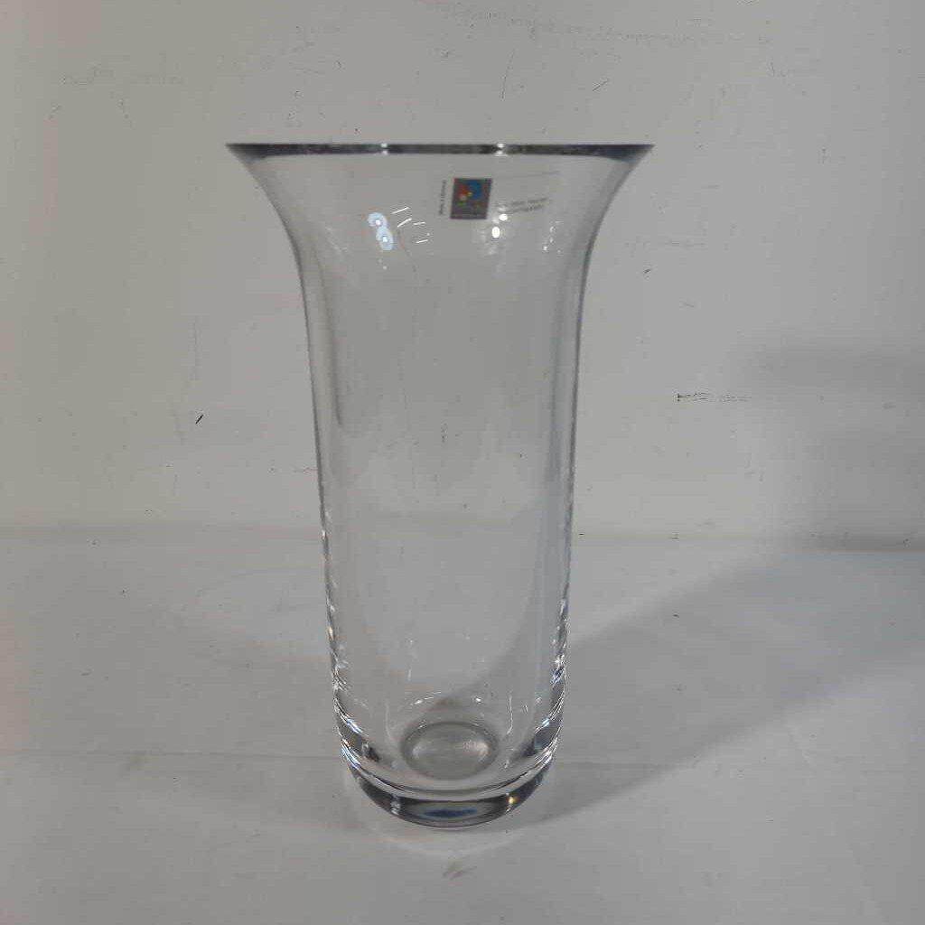 CLEAR GLASS TRUMPET VASE