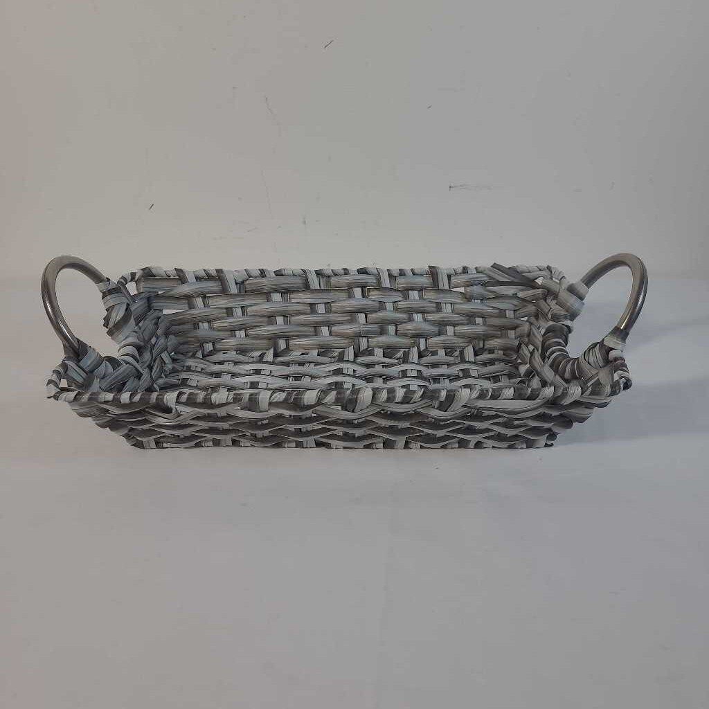 GREY WOVEN TRAY W/HANDLES