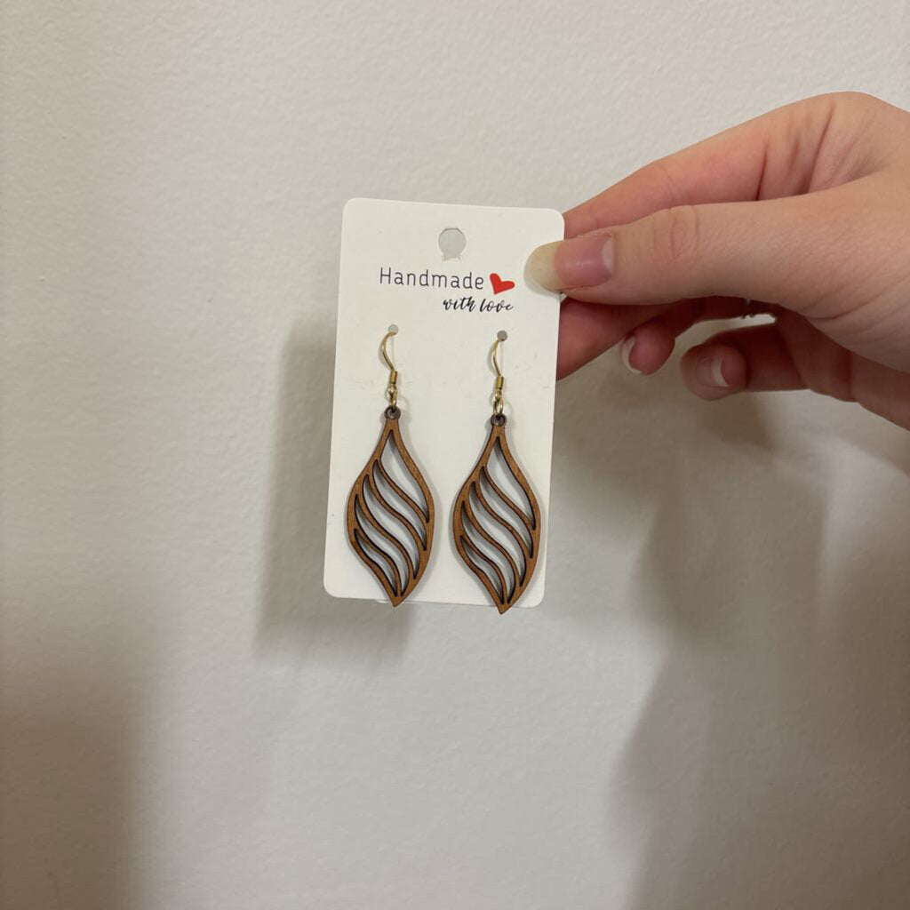Wooden earrings dangling -2