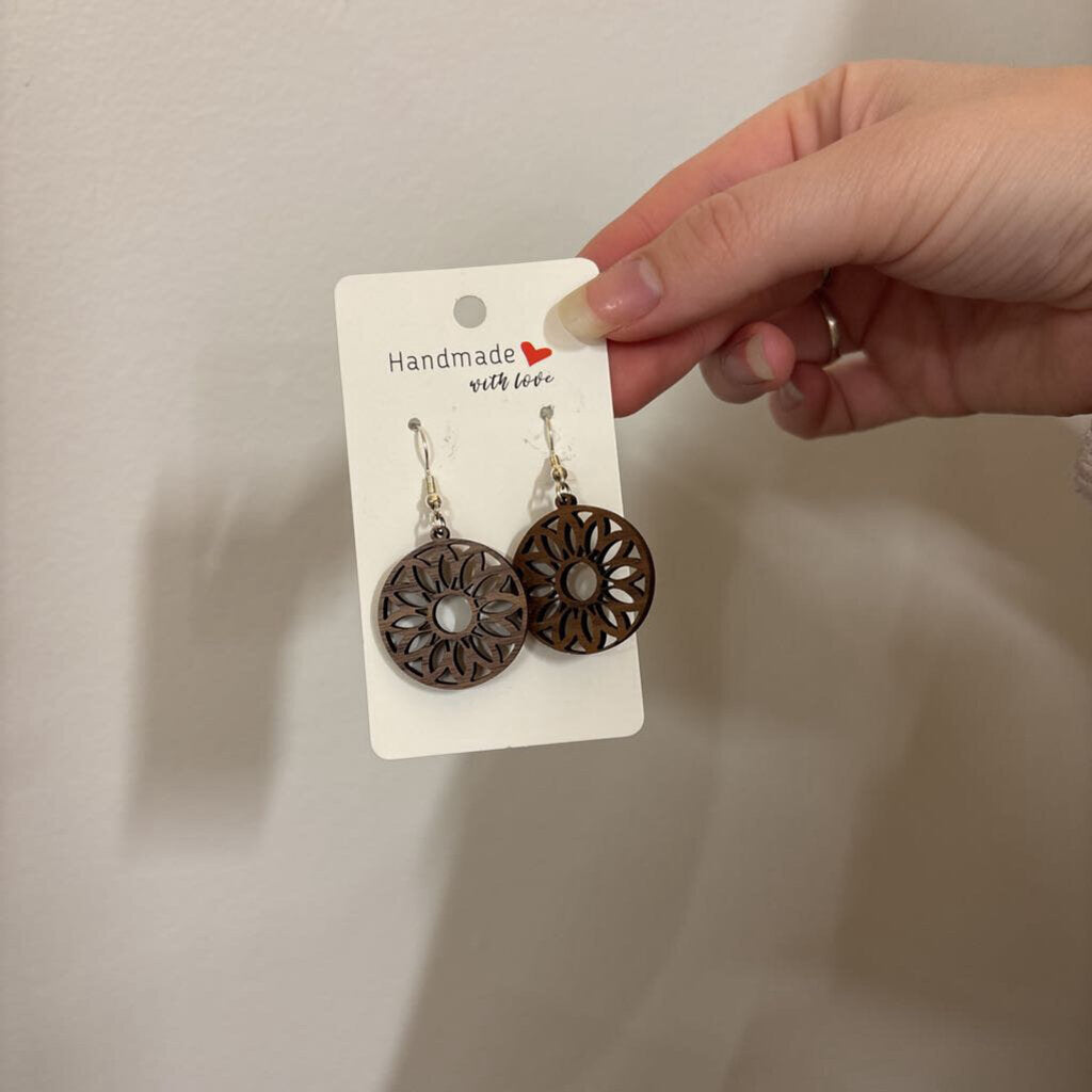 Wooden earrings round