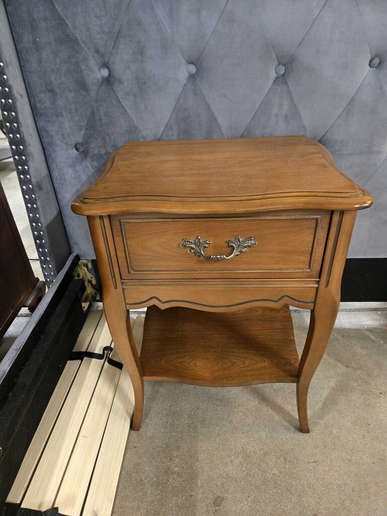 KNECHTEL FRENCH PROVINCIAL NIGHTSTAND