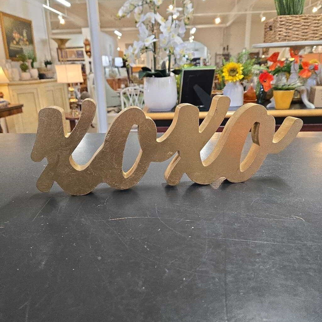 GOLD XOXO