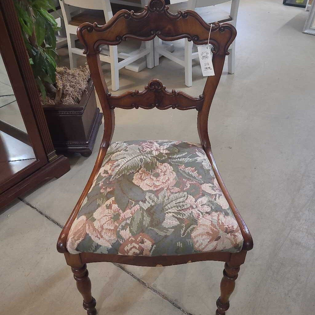 MAHOGANY ACCENT CHAIR