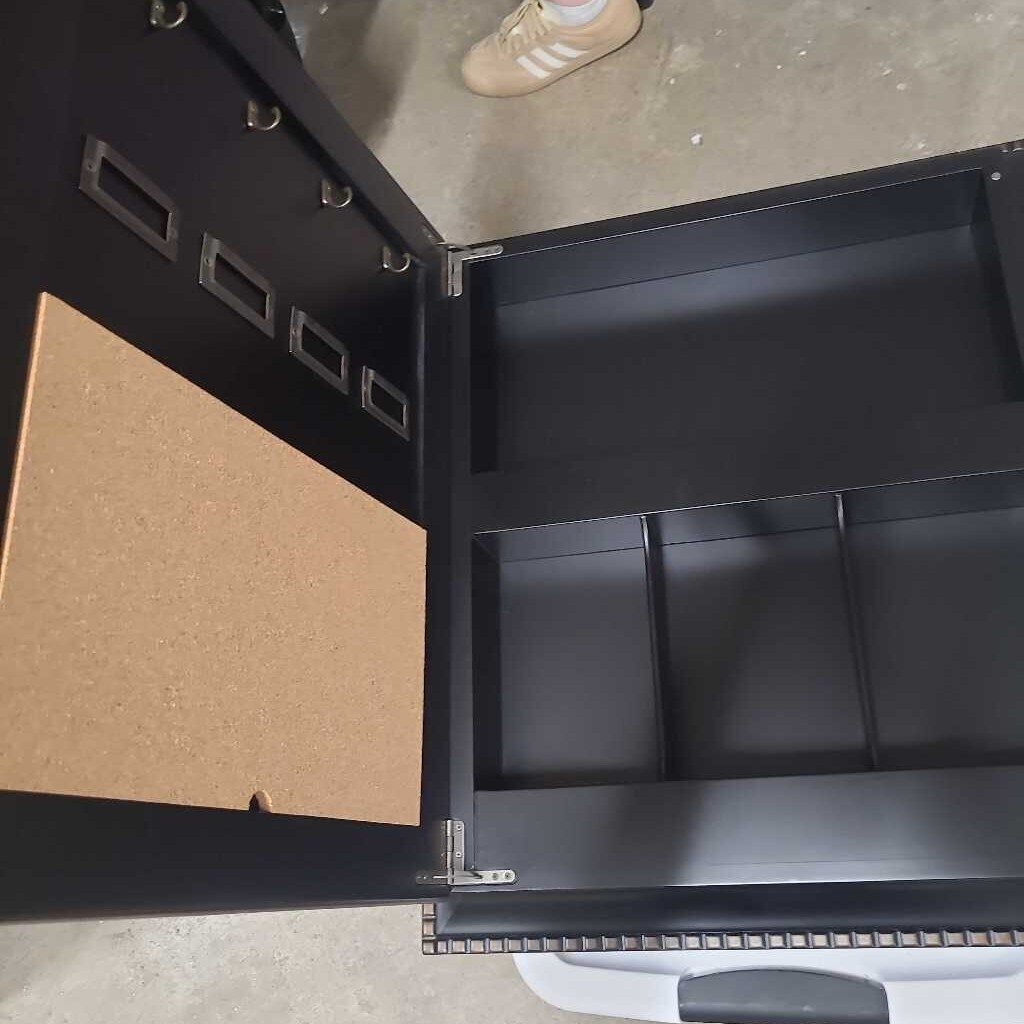 HIDDEN WALL ORGANIZER