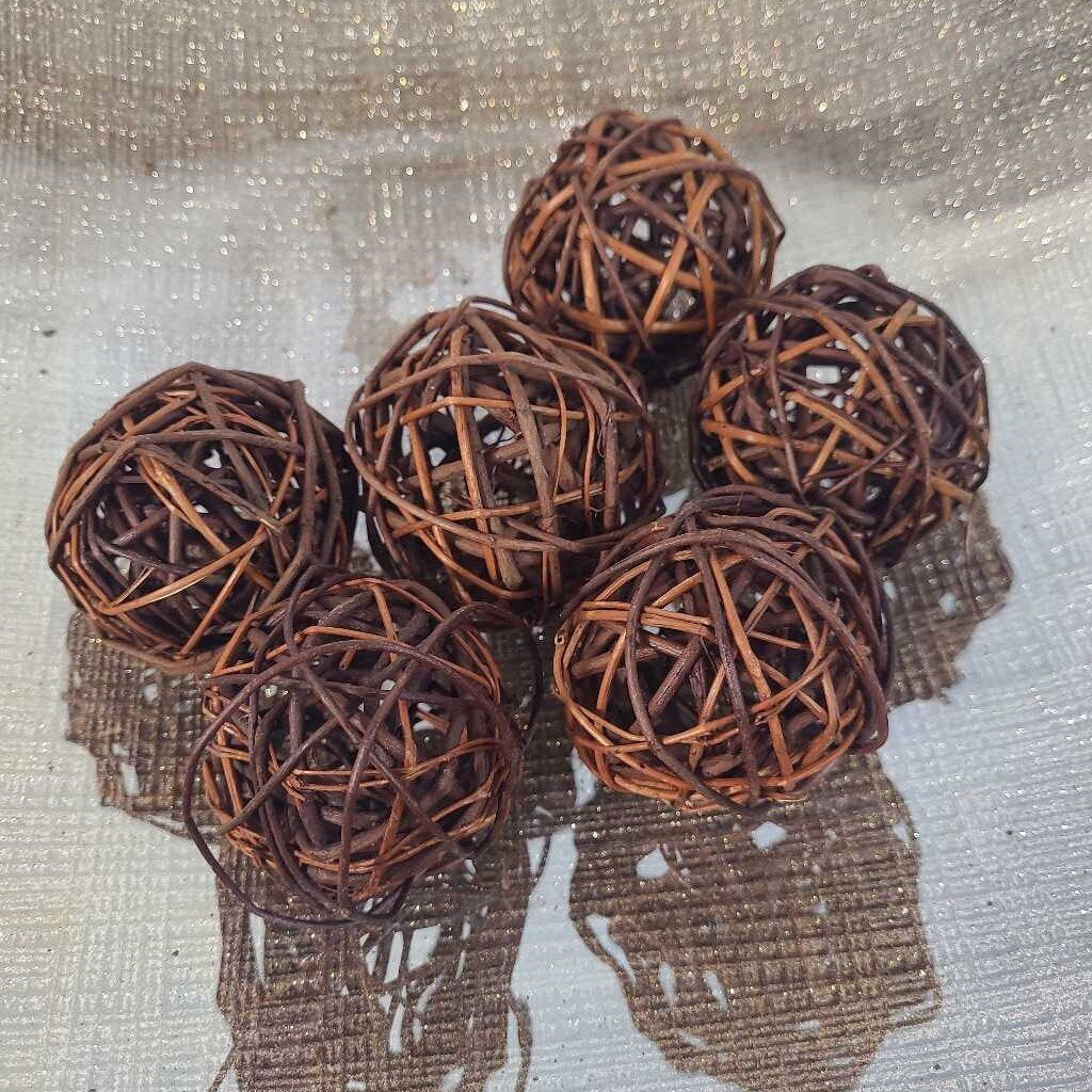 S/6 WICKER BALLS