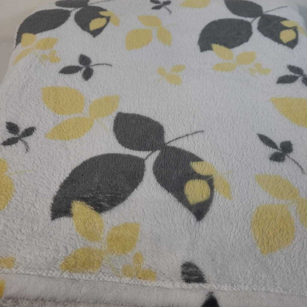 YELLOW & GREY FLEECE BLANKET