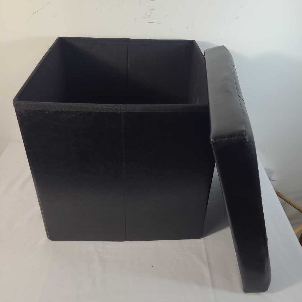 STORAGE OTTOMAN W/LID