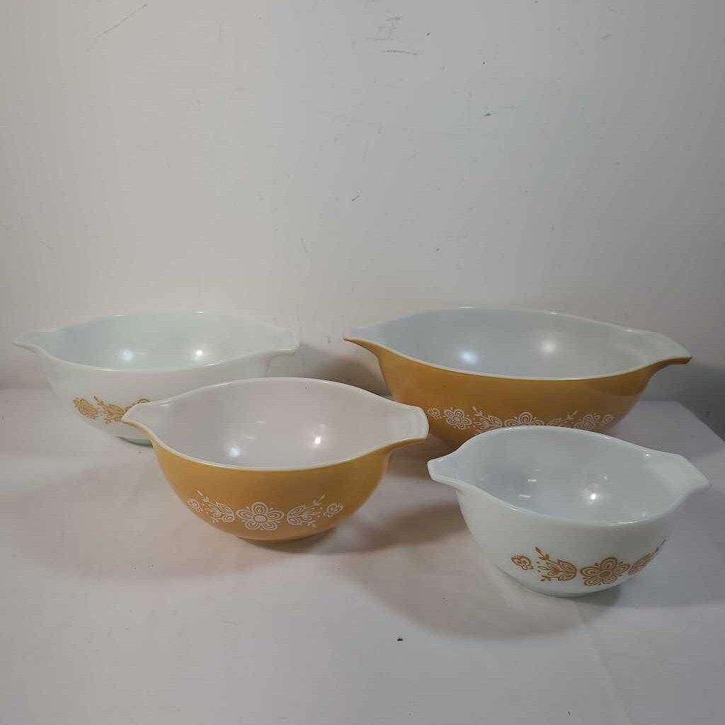 S/4 VTG PYREX NESTING BUTTERFLY GOLD CINDERELLA MIXING BOWLS