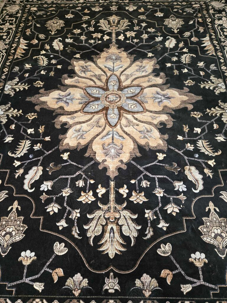 8'X10' WASHABLE AREA RUG
