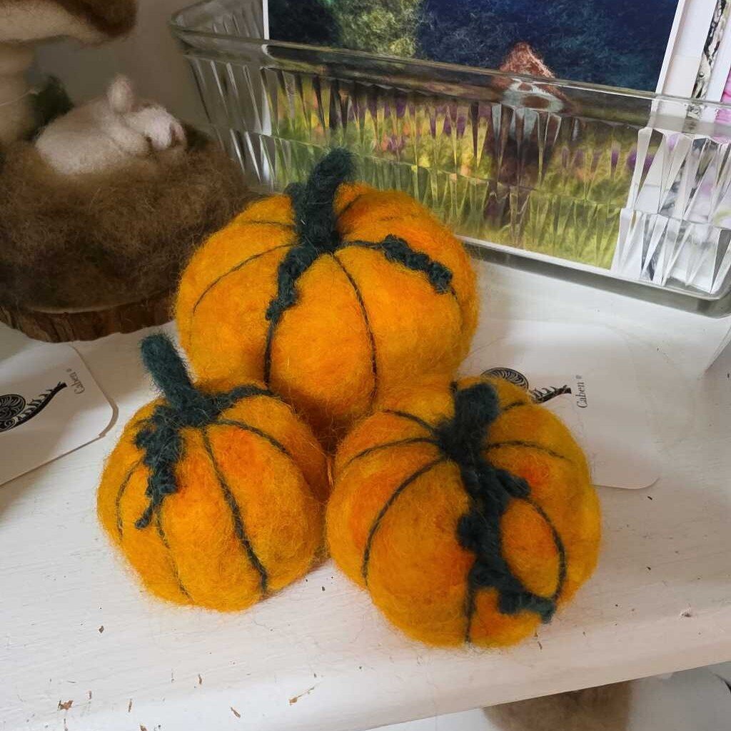 Handmade Felted Wool Pumpkin (set of 3)