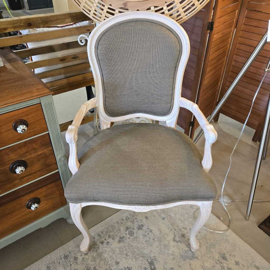 GREEN ACCENT CHAIR