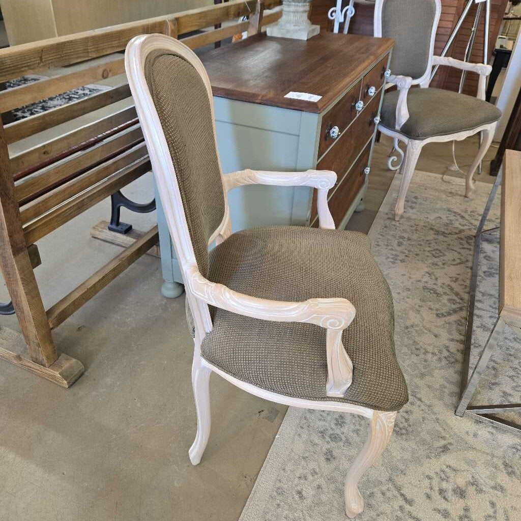 GREEN ACCENT CHAIR