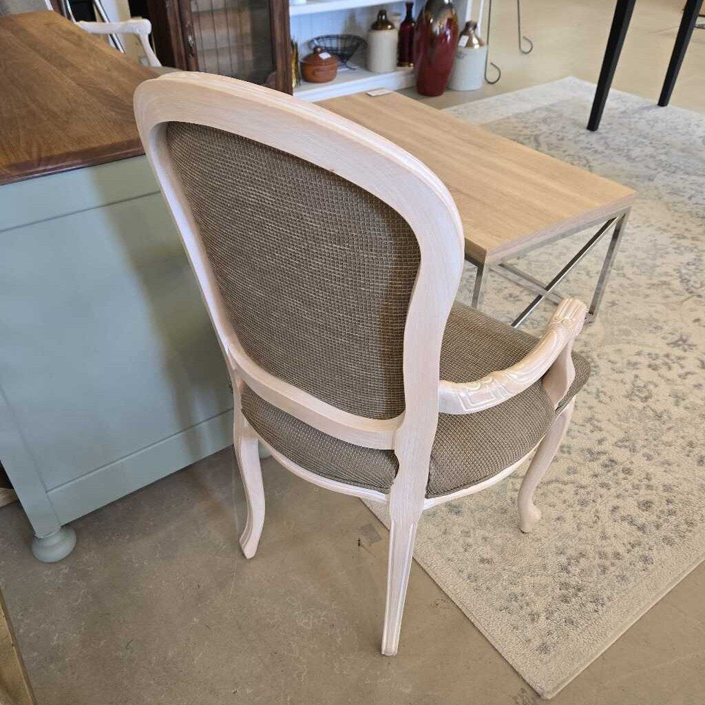 GREEN ACCENT CHAIR