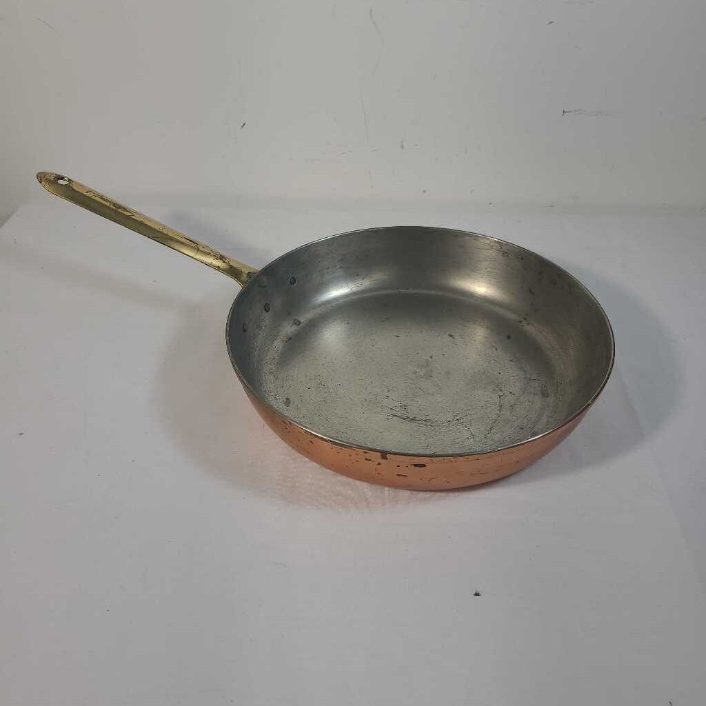 VTG COPPER PAN W/ BRASS HANDLE ( PORTUGAL)